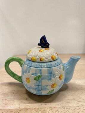 Vintage Betallic Inc Ceramic Teapot Blue White Daisy Butterfly Lid Cottagecore
